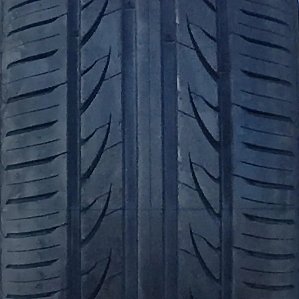 Set of 4 225/60ZR18 104V XL All Season High Performance Tires O443362