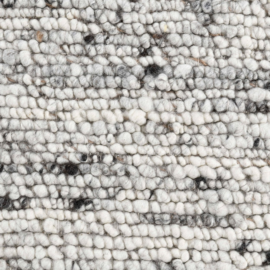 5 x 8 Handwoven Wool Area Rug E13702