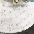 48 Inch White Faux Fur Christmas Tree Skirt with Sequin Snowflakes H85161