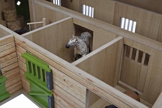1-24 Scale Horse Stable with 4 Box Storage & Wash Box W87762