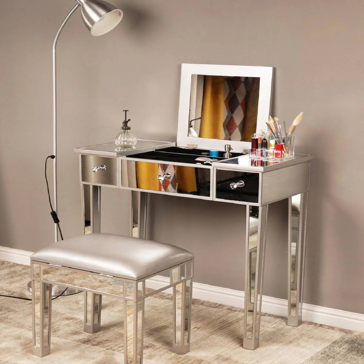 Wood Vanity Table with Flip-top Mirror 3 Drawers P20502