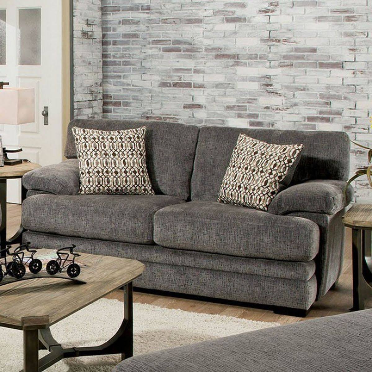 Gray Loveseat I628921
