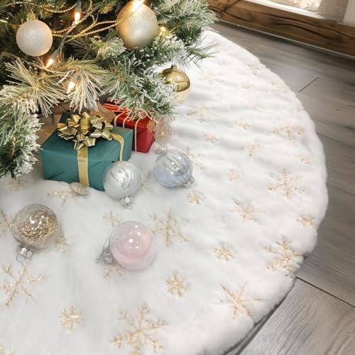 48 Inch White Faux Fur Christmas Tree Skirt with Sequin Snowflakes H85161