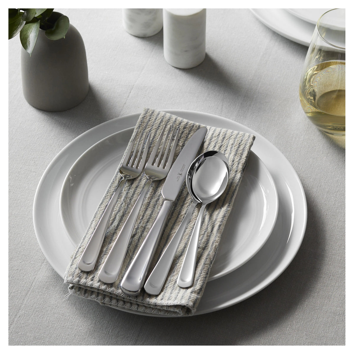 45pc Stainless Steel Flatware Set E995640