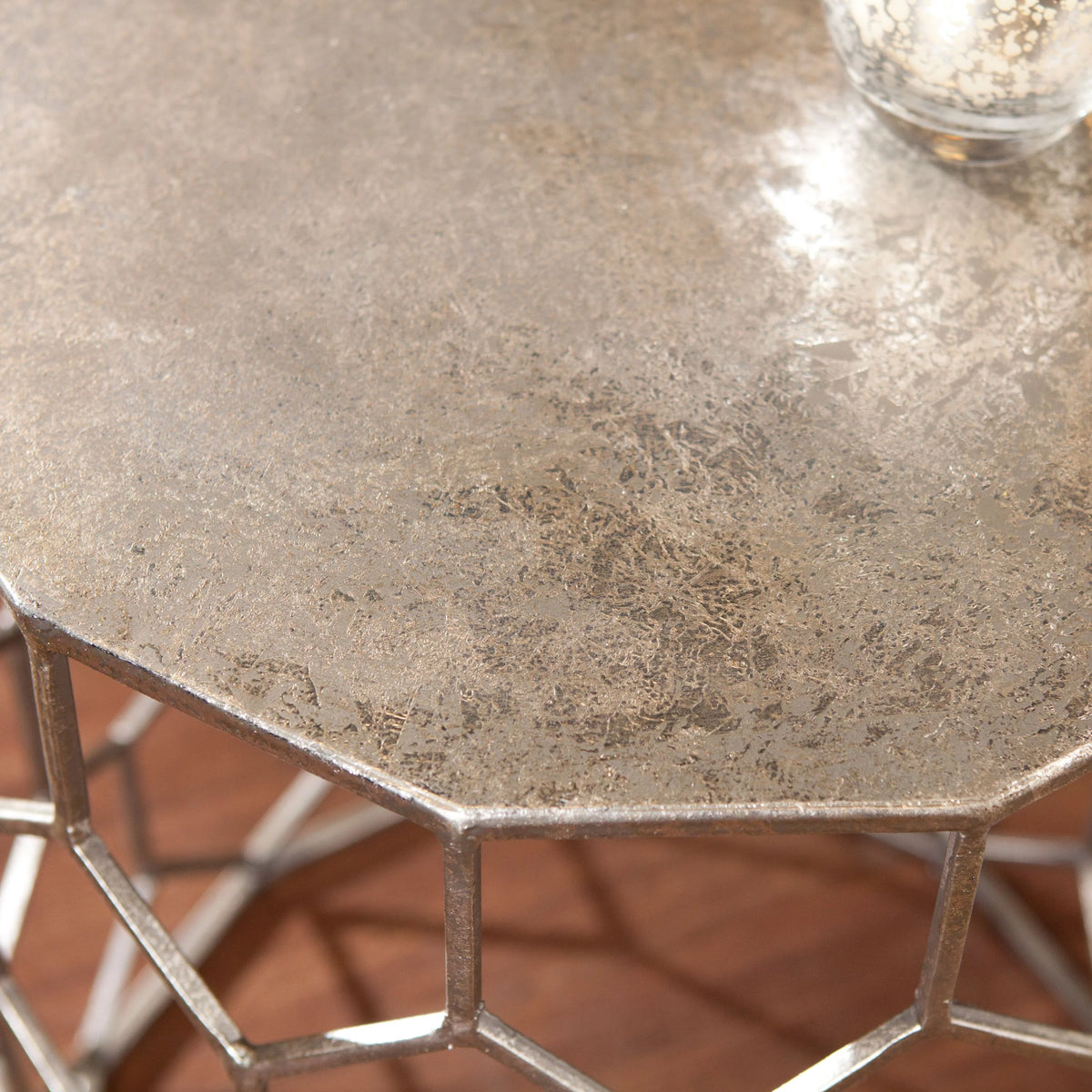 Metal Accent Table S635833
