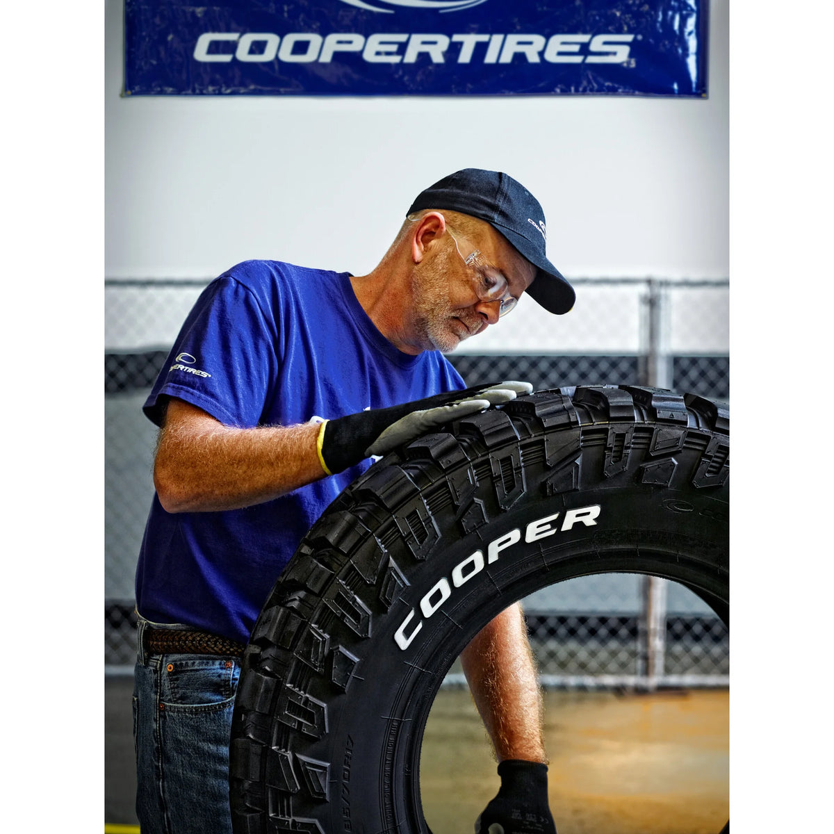 All Season 265/70R17 Light Truck Tire Q8975