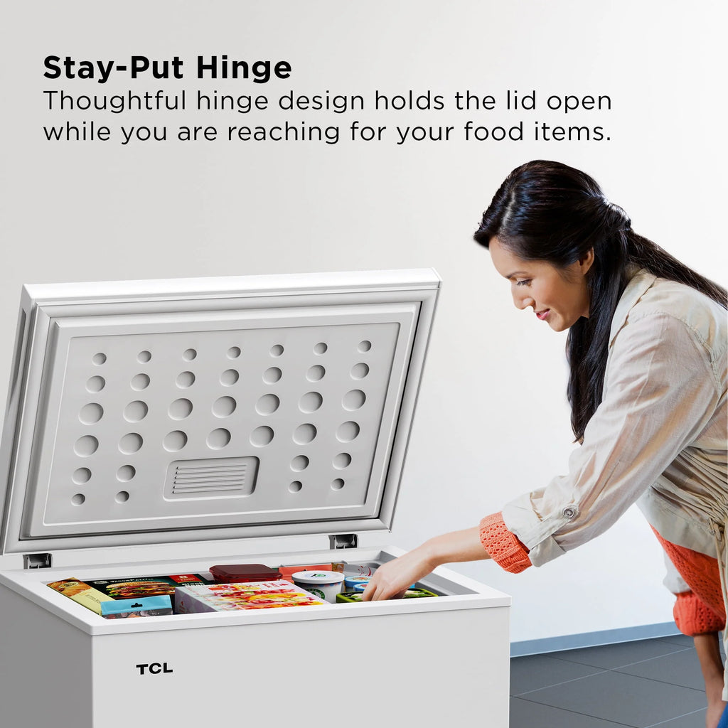 White 7.0 Cu. Ft. Chest Freezer R900